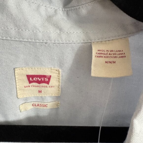 Levi's Women's The Classic Shirt M Pale Blue Chambray - Picture 6 of 11